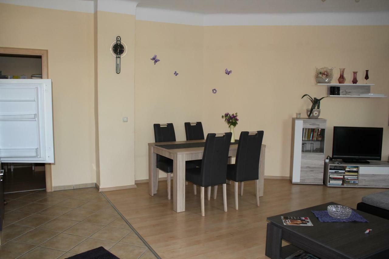 Ferienwohnung Am Schunckpark Dresden Exterior photo